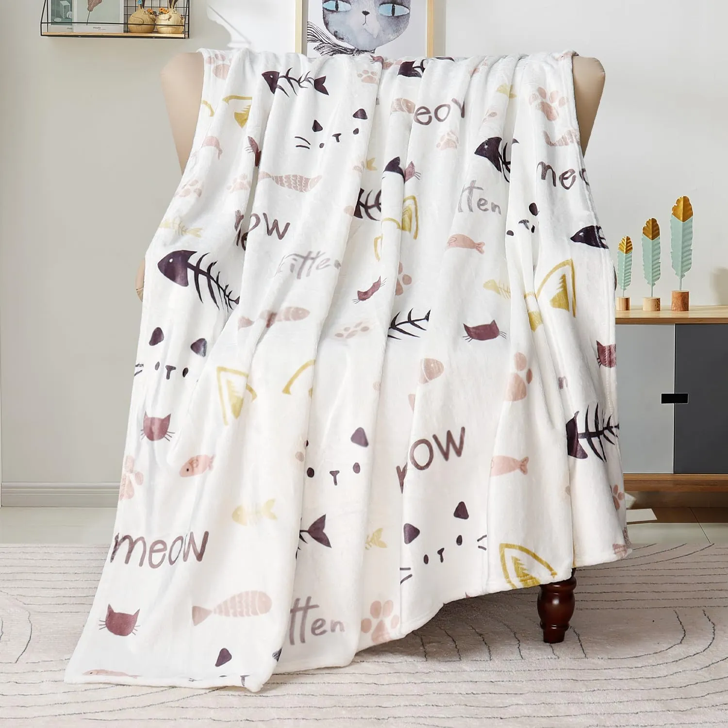 Cat Blanket Cute Pet Kitten Print Blankets Cats Lovers Throw Blanket Cat with Fish Plush Throws Blanket Ultra Soft Flannel Fleece Throw Blanket for Couch Sofa Bed 50 X 60 inch