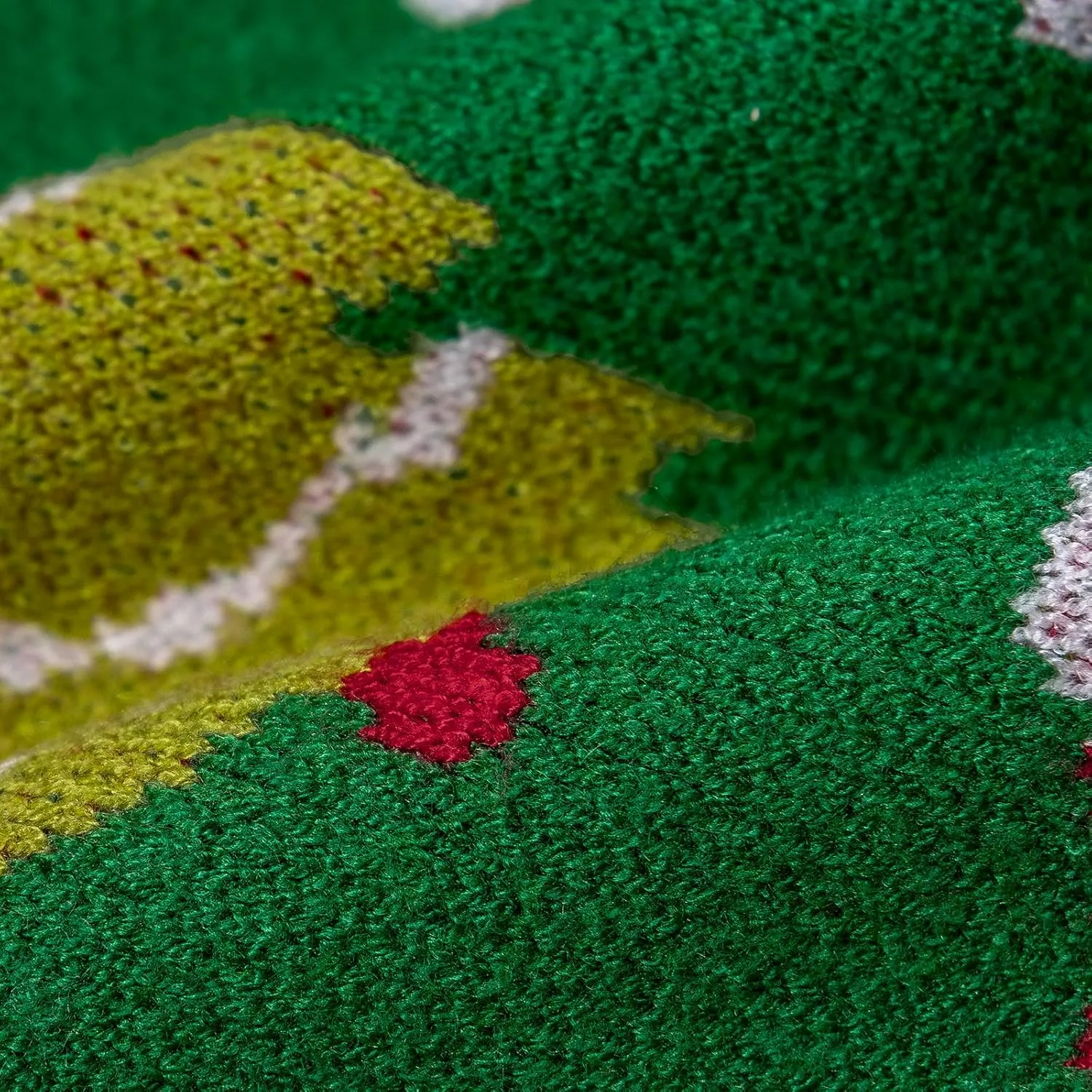 CuteBone Christmas Green Dog Sweater for Small Medium Dogs Tree Knit Puppy Sweater Turtleneck Pet Winter Clothes Cat Apparel with Harness Hole