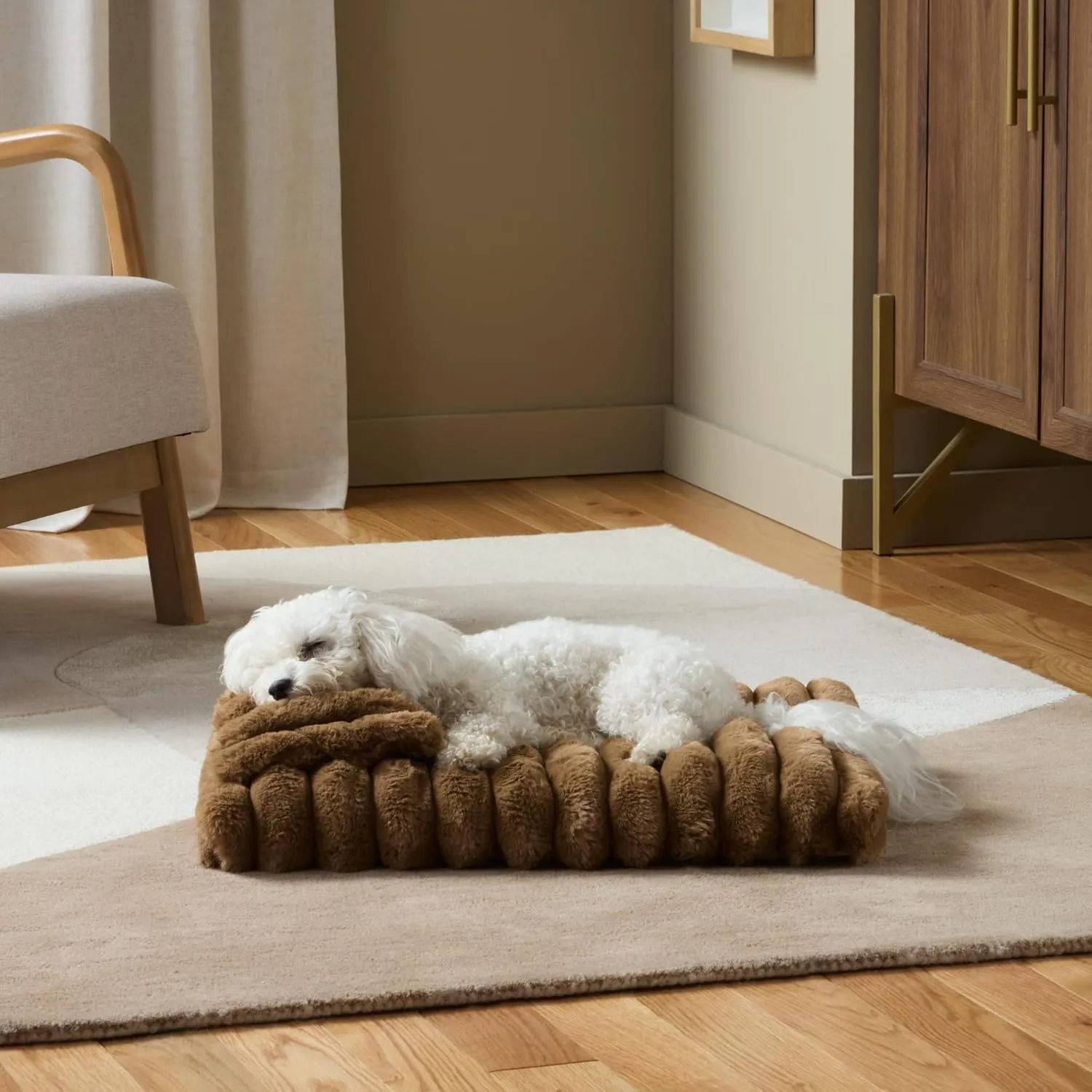 TOWN & COUNTRY LUXE CuddleTown Ribbed Bubble Stripe Pillow Crate Mat Pet Bed, Machine Washable Cover, Soft & Calming, Non-Slip Bottom, Cream, Extra Small 23"x17"x3"